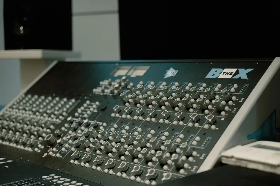 API The Box 2 console with 500-series modules